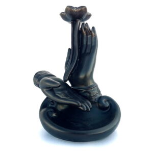 Candela ceramica neagra maini